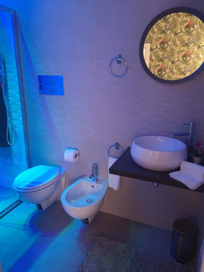 Bed and Breakfast Domus Leone Tre Neapel Exterior foto