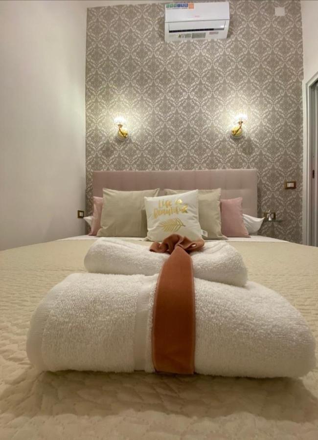 Bed and Breakfast Domus Leone Tre Neapel Exterior foto