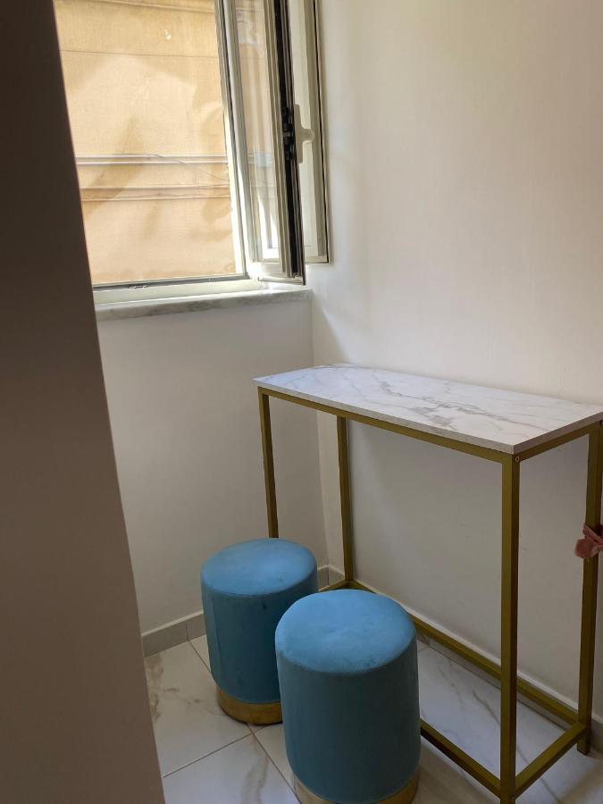 Bed and Breakfast Domus Leone Tre Neapel Exterior foto